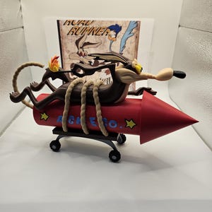 Roadrunner figure - Etsy 日本