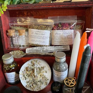 Witches Starter Kit Chest of Supplies | Gift set | Apocathery | Candles | Incense | Witchcraft | Wiccan | Pagan | Magic | Oils | Herbs