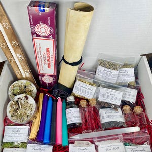 Witches Starter Kit Gift Set | Witchcraft | Wiccan | Pagan | Spells | Candles | Incense | Herbs | Crystals