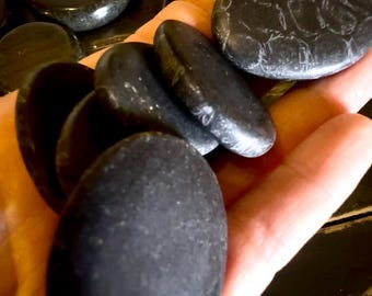 Set premium da 12 pezzi / Set di alta qualità di pietre termali in basalto 1,18 x 1,57 pollici / Pietre di basalto / Pietre calde naturali nere per massaggio corpo, piedi,