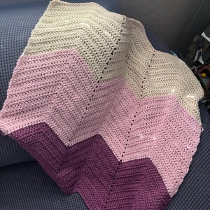 Crochet baby blanket, baby shower gift, baby girl