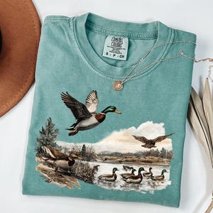 Comfort Colors ® Retro Mallard Ducks Shirt, Ducks Fall Sweatshirt, 90s Waterfowl Duck Hoodie, Retro Duck Shirt, Duck Hunting Crewneck