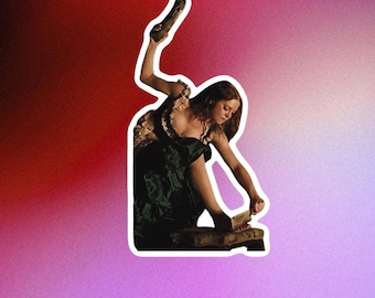 De op lelijke stiefzus geïnspireerde sticker | Horrorfilm | Glanzende gotische esthetische sticker