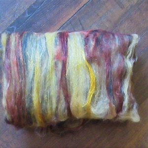 Giraffe on Safarri Art Batt -  Kid Mohair   Alpaca    Angelina    Fine Wools    Silk   ~3.96 oz