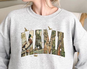 Bluza z nadrukiem "Hunting Mama", koszulka z nadrukiem "Duck Hunting", koszulka "Mama Of Hunters", koszulka na Dzień Matki, prezent dla mamy w kamuflażu, bluza z okrągłym dekoltem "Mama Life", strój na Dzień Matki