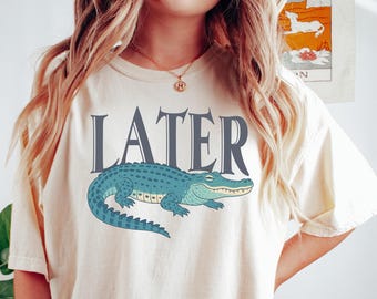 Camiseta con estampado gráfico desgastado de cocodrilo de colores cómodos Later Gator, estilo vintage de los años 90 Y2K, estilo retro, ropa de moda moderna y divertida.