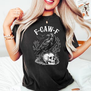 F-Caw-F rolig kråka-tröja, svart kråka månbelyst korp unisex-t-shirt, rolig fräck korpälskare-gåva, höststil, naturinspirerad, korp-t-shirt bild 3