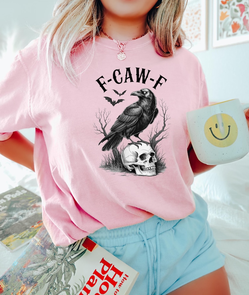 F-Caw-F rolig kråka-tröja, svart kråka månbelyst korp unisex-t-shirt, rolig fräck korpälskare-gåva, höststil, naturinspirerad, korp-t-shirt bild 4