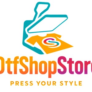 Puede incluir: Un logotipo con una plancha t&eacute;rmica turquesa sobre una camiseta naranja con un dise&ntilde;o colorido. El texto "DtfShopStore" es naranja y rosa, con "PRESS YOUR STYLE" debajo en blanco.