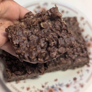 6 Chocolate Peanut Butter Crunch Bars Gluten Free and Paleo