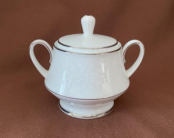 Noritake Ranier 6909 Covered Sugar Bowl – Elegant Vintage China with Platinum Trim