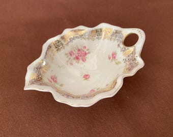 Antique Victoria Austria Porcelain Bone Dish – Floral & Gold Gilded Handle Bowl (1891-1918)