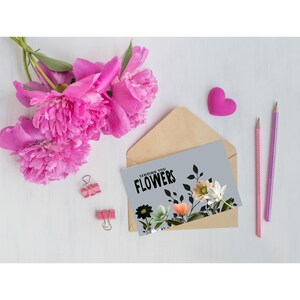 Cartões de felicitações digitais florais com fundo cinza empoeirado