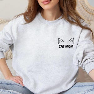 Embroidered Cat Mom Sweatshirt, cat lover gift, gift for her, Cat mom crewneck, cozy cat lover sweater, cat mom gift, embroidered sweater