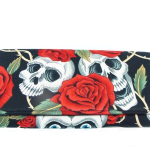 Bifold Woman Wallet Skulls Roses Skelton US Handmade Black Color NUEVO, RARO