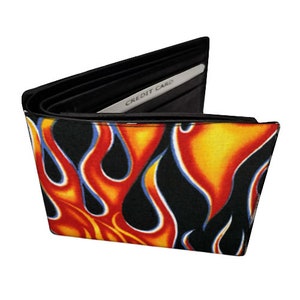 Cartera unisex plegable hecha a mano en EE. UU. con tela de algodón con patrón "WHEELS On Fire", rara, nueva