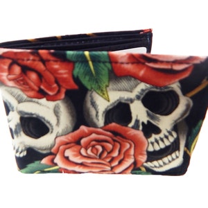 USA Handmade Bi-Fold Men Wallet "Dos calaveras rosas rosas" Patrón, tela de algodón, nuevo, raro