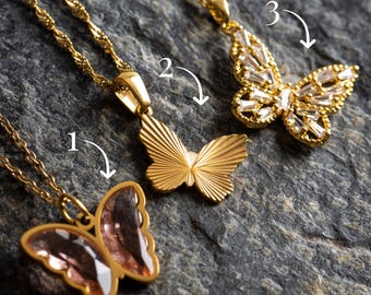 Collar con colgante de mariposa de circonita cúbica: acero inoxidable chapado en oro de 18 quilates.