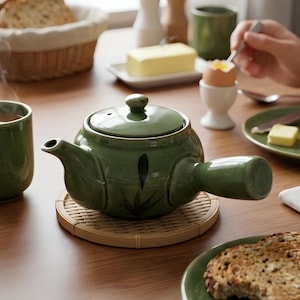 théière japonaise vintage Kyusu, céramique vert mousse, motif bambou, passoire en acier inoxydable