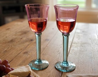 Set med 2 vintageglasvinbägare: Ametistlila skål med aquablå stjälkar