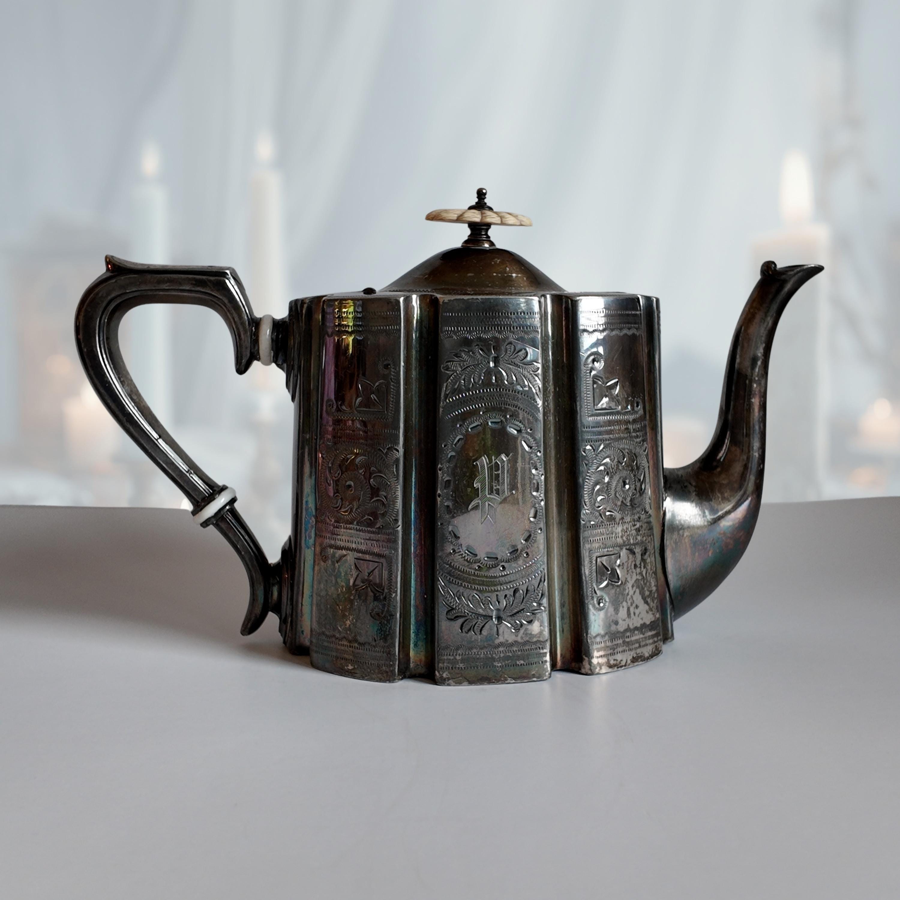 Théière Métal Argenté Christofle pour le Jockey Club de Paris 1869 Poinçons - Vendu