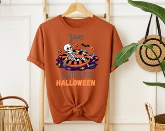 Sommer Skeleton Shirt - Vintage Halloween Shirt - Retro Halloween Comfort Colors® Shirt - Beach Vibes Tee - Halloween Skeleton Shirt