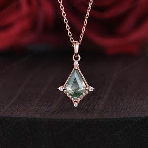 Retro Moss Agate Necklace For Women Rose Gold Kite Cut Pendant Art Deco Natural Moss Agate Pendant Necklace Promise Anniversary Gift