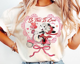 Coquette bow Disney Mickey Minnie Valentine Baby tee, Disney couple WDW Disneyland sweethearts nite Croptop Baby Tee womens T-shirt