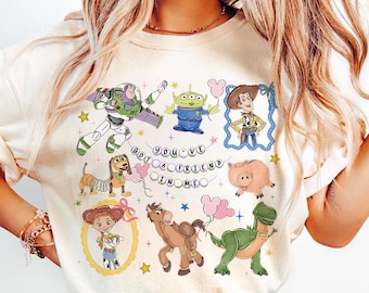 レトロコケット ディズニー トイストーリー ユーブ・ゴット・ア・フレンド・イン・ミー シャツ、トイストーリー キャラクター Tシャツ、ディズニーランド旅行シャツ、ファミリーお揃いパーカー
