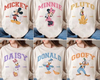 Camiseta retro de todos los personajes de Disney: Mickey y sus amigos, Toy Story, Star Wars, princesas Disney y viajes familiares de Disney.