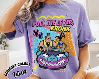 Camiseta retro de los años 90 con Kronk y Yzma tirando de la palanca, Kronk Comfort Colors, El emperador y sus locuras, camiseta de los villanos de Disney, atuendo para viajar a Disneylandia