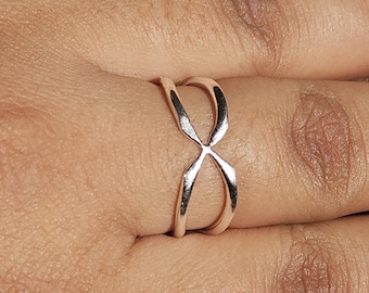 スターリングシルバーの幾何学模様のリング：ミニマリスト