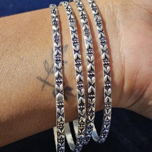 Vintage Oxidized Silver Bangles Set of 4, Indian Floral Pattern Kada, Ethnic Tribal Jewelry, Antique Finish Bangle Set, Boho Gift for Her