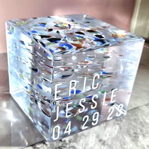 Smashed Glass Cube 4x4x4 &quot;jüdische Hochzeitsgeschenk Tradition Memory Chuppah Mesusah Resin Art Cube