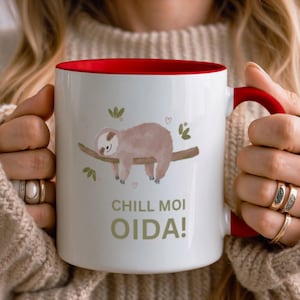 Chill moi Oida mug with sloth – Funny Bavarian mug with saying – Gift idea for morning grumps & sloth fans