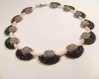 Rippling Waters Necklace Macrame Pattern in PDF