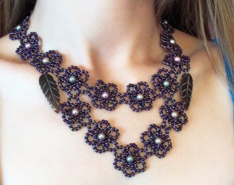 Pearly Petals Necklace, Beading Tutorial in PDF