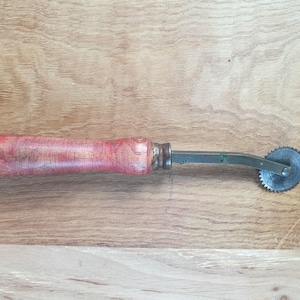 Old pasta cutter, pie hole maker, vintage brass pasta cutter, old brass and wood pasta cutter, italian kitchen tool, old kitchen tool