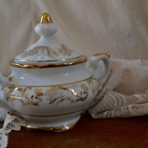 Old sugar bowl, vintage sugar bowl, white and gold sugar bowl, porcelain sugar bowl, ceramic golden sugar bowl, italian sugar bowl, sugar