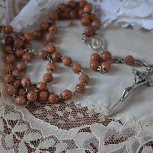 Resin old rosary, classic vintage rosary, old brown classic rosary, carved beads rosary, sober brown catholic rosary, old christian rosary