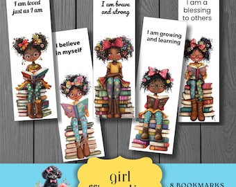 Op de afbeelding: Set van 8 boekenleggers met illustraties van een meisje dat op een stapel boeken leest. Elke boekenlegger heeft een andere affirmatie, zoals 'Ik ben geliefd zoals ik ben', 'Ik ben dapper en sterk' en 'Ik groei en leer'.