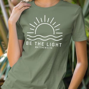 Sei das Licht Matthäus 5:14 Shirt, christlicher Glaube Shirt, Sonnenaufgang Berg, minimalistisches Design, Unisex Inspirational Kleidung, religiöses Top