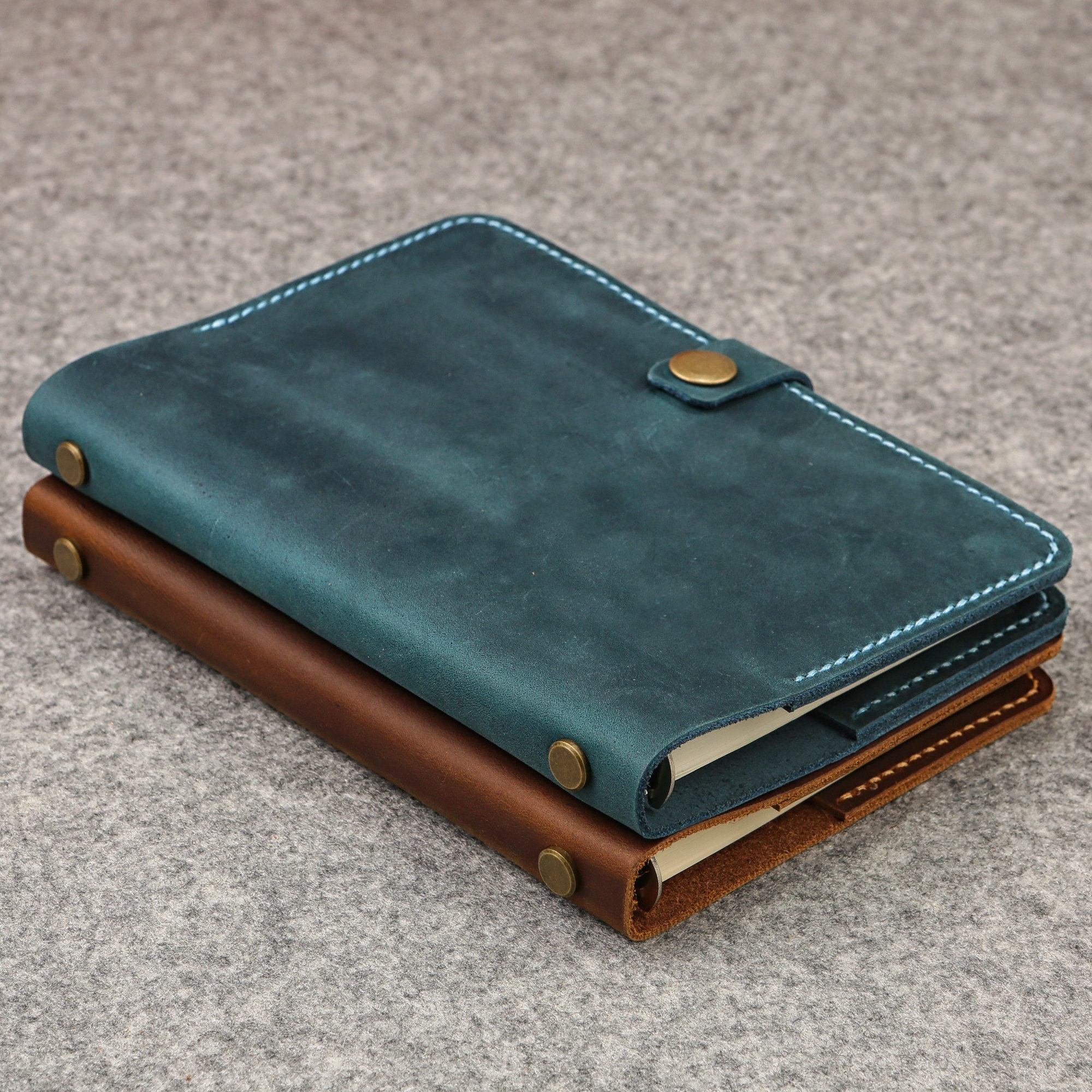 Personalized A5 / A6 Leather Refillable Planner Binder, 6 ring Refillable travelers Journal, sketchbook, FREE engraving V06-LA56BS