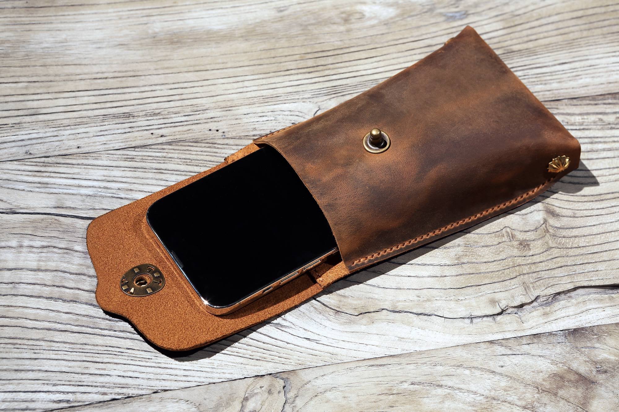 Distressed Leather Cell Phone Holster , Vertical Belt Phone Holder ...