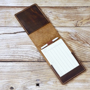 Gepersonaliseerde vintage bruin leren golfscorekaarthouder omslag, aangepaste leren boekomslaghouder met meter Z04-LYBC05S