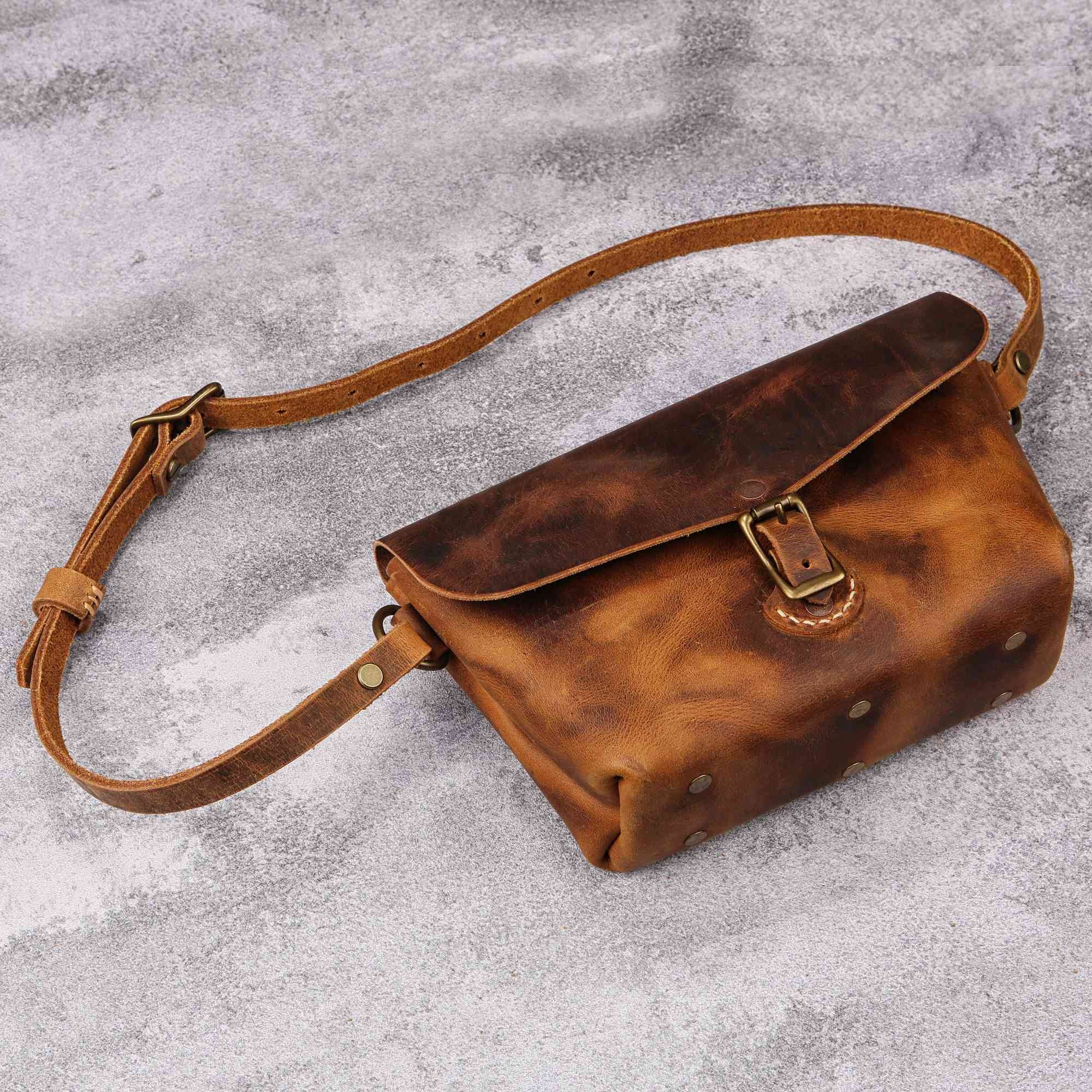 Vintage Rustic Genuine Leather Crossbody Fanny Pack  display picture 3