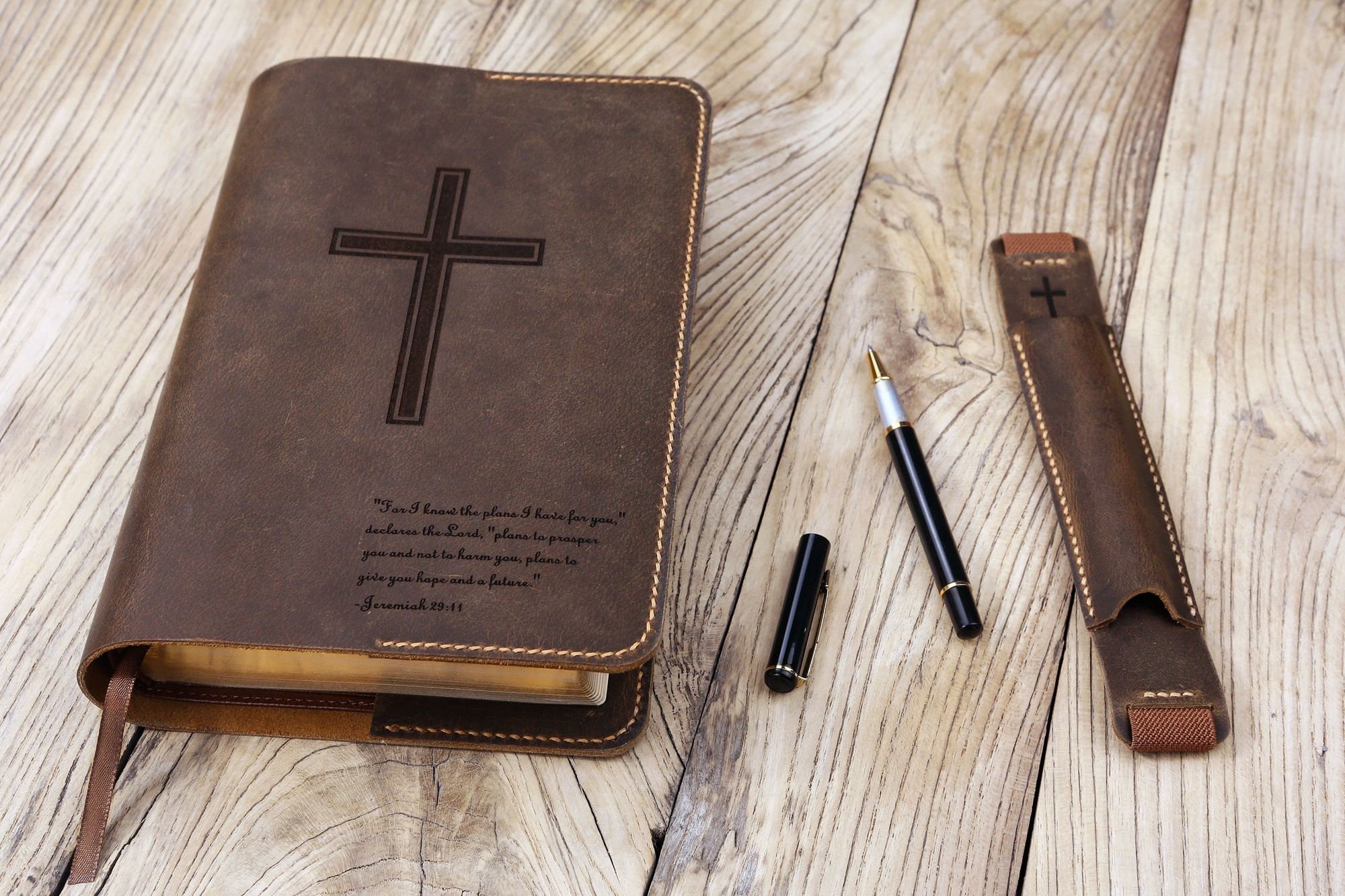Personalized Leather cover for bible KJV , Custom leather holy bible book case cover christian gifts for men women Z04-LBBC05S