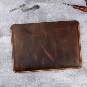 Custodia in pelle fatta a mano per MacBook Pro M4 da 14-16 pollici, custodia in pelle vintage invecchiata per MacBook Air Pro M4 da 15-13 pollici MACX05S