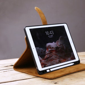 Portafoglio in pelle cucito a mano per iPad mini 7 6 5, custodia personalizzata per iPad Mini 7a e 6a generazione con portapenne Z03-IXPMMN
