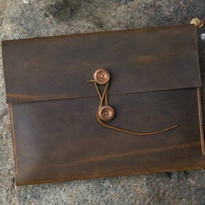 Handmade distressed leather MacBook pro laptop portfolio / retro leather business travel organizer case - MB05PDB image 2